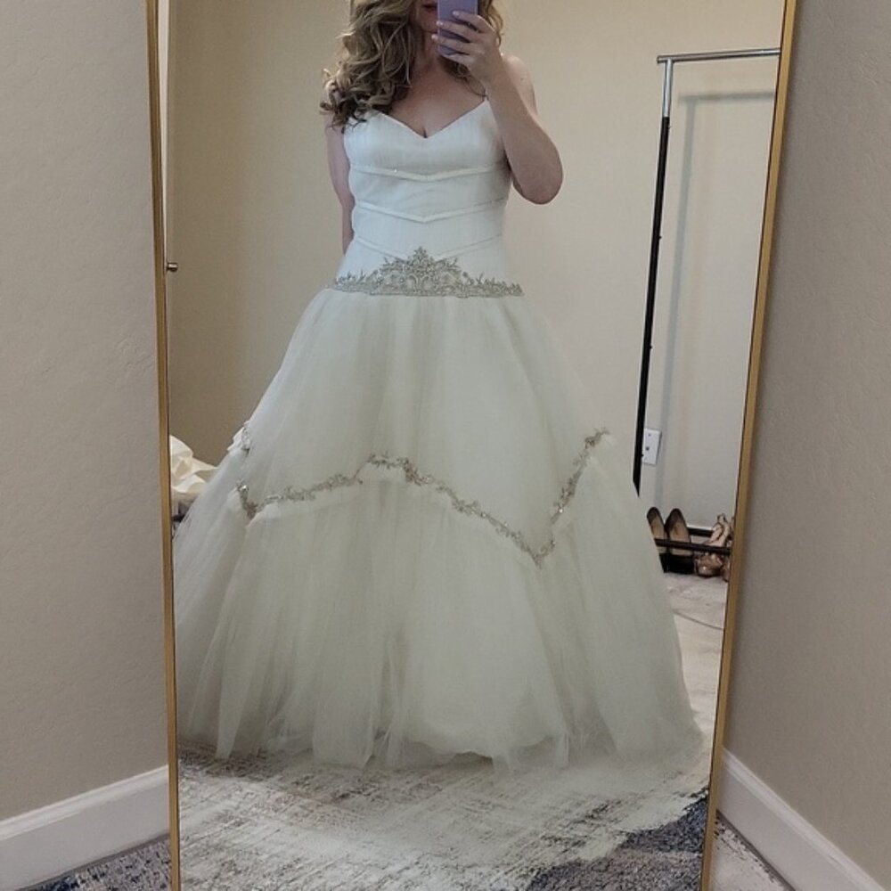 Piccione Tulle Princess Wedding Formal Gown White Sequin Crown Detail Size 10